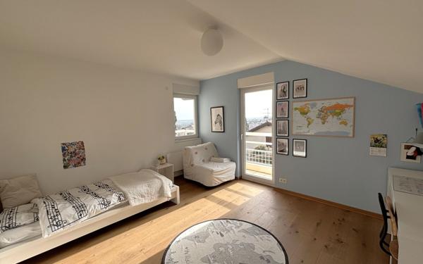 Maison à vendre    6 pièces •  Divonne-les-Bains