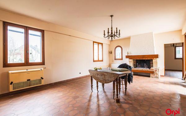 Maison à vendre    7 pièces •  Chigny-les-Roses
