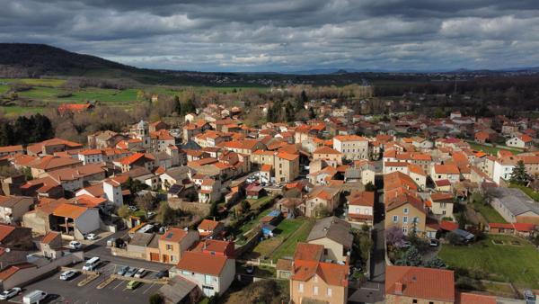 Maison Lempdes-sur-allagnon - 4 pièce(s) 83m2 - Entièrement rénovée