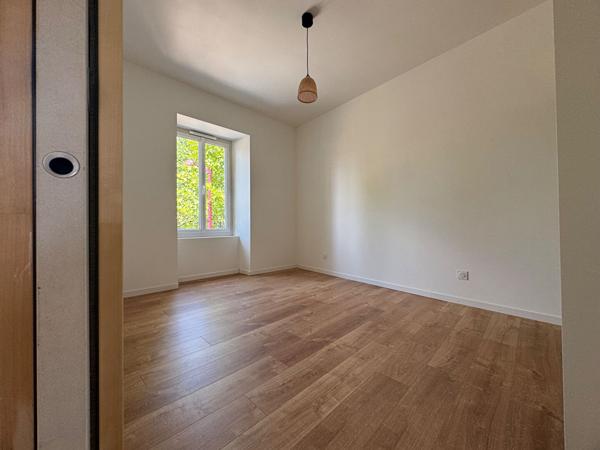 Maison Lempdes-sur-allagnon - 4 pièce(s) 83m2 - Entièrement rénovée