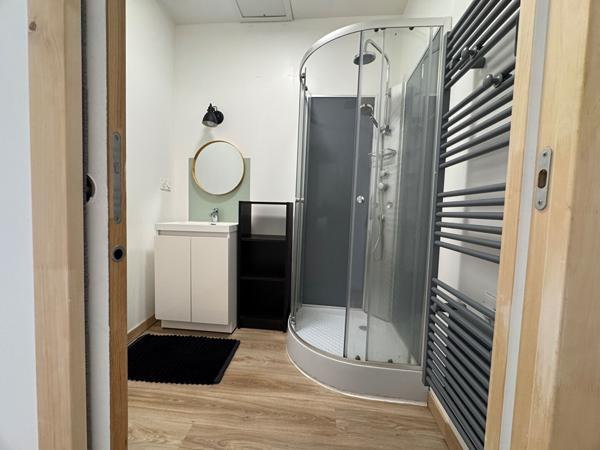 Maison Lempdes-sur-allagnon - 4 pièce(s) 83m2 - Entièrement rénovée