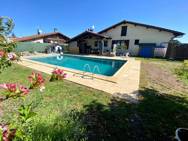 Maison 4 pièces (DPE C) avec piscine 10X5 et garage au centre de SAINT MARTIN D'ONEY (40) sur terrain 800M2
