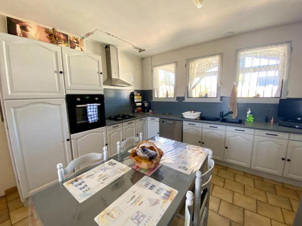 Maison 4 pièces (DPE C) avec piscine 10X5 et garage au centre de SAINT MARTIN D'ONEY (40) sur terrain 800M2