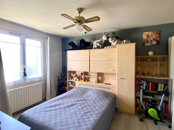 Maison 4 pièces (DPE C) avec piscine 10X5 et garage au centre de SAINT MARTIN D'ONEY (40) sur terrain 800M2