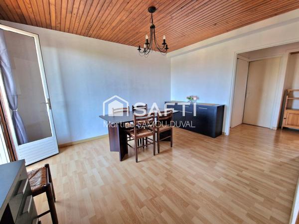 Mar-vivo les Sablettes appartement au dernier étage , cave , place de parking. Proximité de la plage