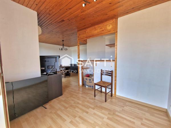 Mar-vivo les Sablettes appartement au dernier étage , cave , place de parking. Proximité de la plage