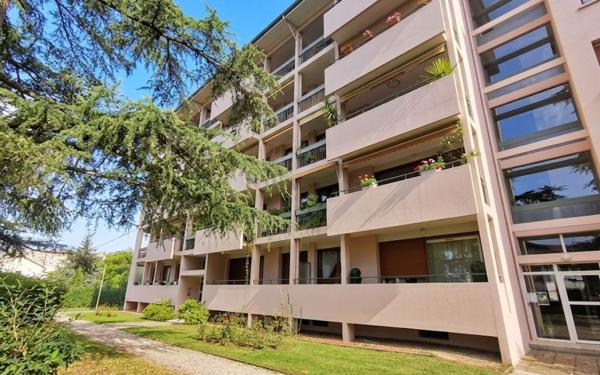 Appartement à vendre    3 pièces • 81 m2 Pau