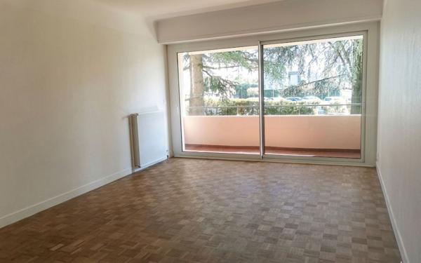 Appartement à vendre    3 pièces • 81 m2 Pau