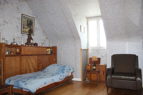 Exclusivité !! Côtes d'Armor 22440 Ploufragan. 3 chambres dont une au RDC, terrain constructible, divisible, garage