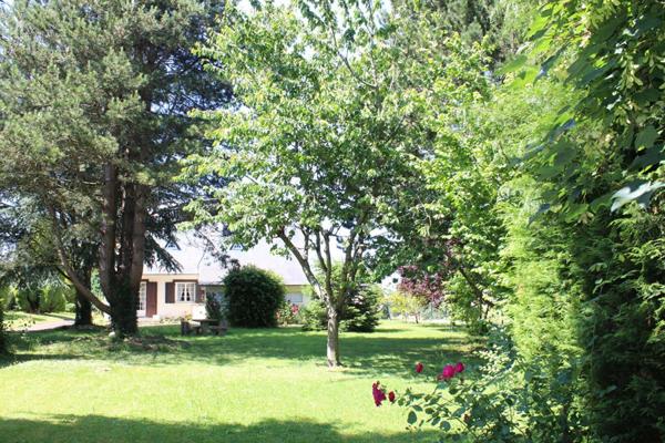 Exclusivité !! Côtes d'Armor 22440 Ploufragan. 3 chambres dont une au RDC, terrain constructible, divisible, garage