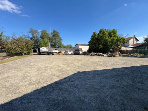LOCAL/DÉPÔT À VENDRE AIRE-SUR-L'ADOUR (40)
