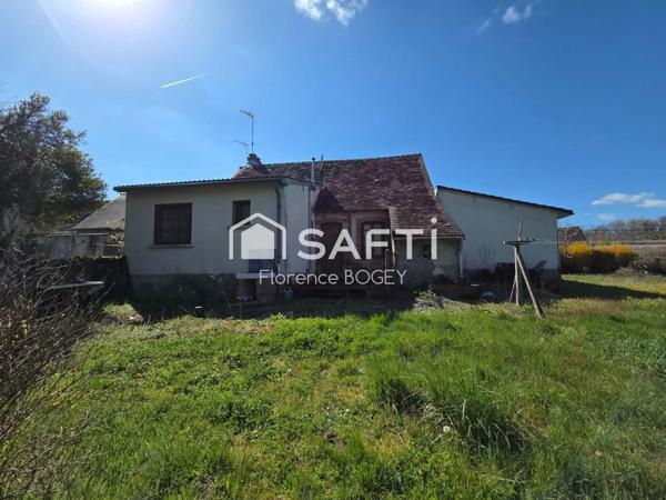 Maison de plain-pied pleine de charme, à réinventer dans un écrin de nature.