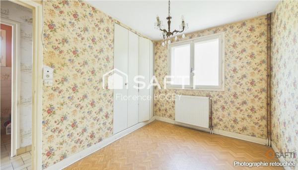 Maison de plain-pied pleine de charme, à réinventer dans un écrin de nature.