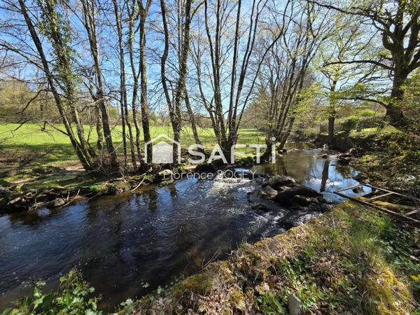 Maison de plain-pied pleine de charme, à réinventer dans un écrin de nature.