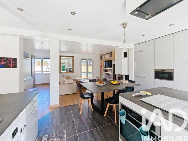 Maison à vendre 7 pièces 152 m² Saint-Fargeau-Ponthierry