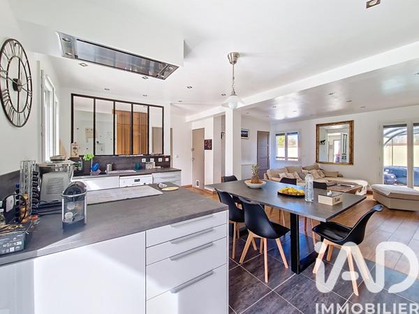 Maison à vendre 7 pièces 152 m² Saint-Fargeau-Ponthierry