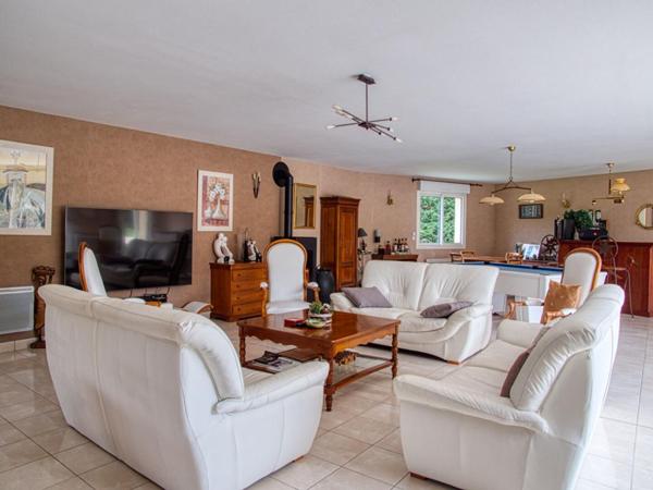 Maison Guecelard 11 pièce(s) 290 m2