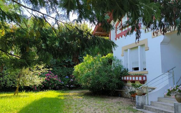 Maison à vendre    6 pièces • 184 m2 Bayonne