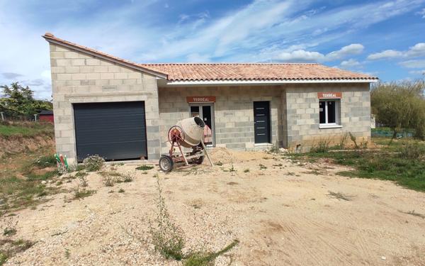 Maison à vendre    4 pièces •  Saint-Astier