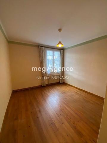 Maison à VIMOUTIERS, 61120 - 5 pièces 84m²