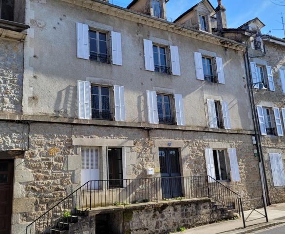 Immeuble avec local commercial