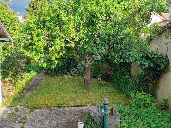 Charmante maison de ville avec vie de plain-pied. Secteur Bergerac Rive Droite