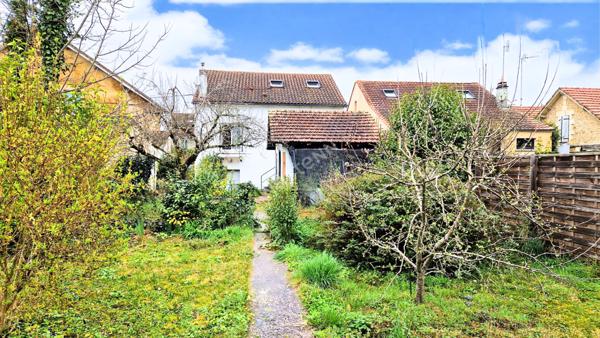 Charmante maison de ville avec vie de plain-pied. Secteur Bergerac Rive Droite