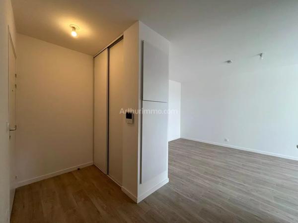 Location                                                      Appartement
                        
                     1 pièces                      29 m2                     à Montlhéry