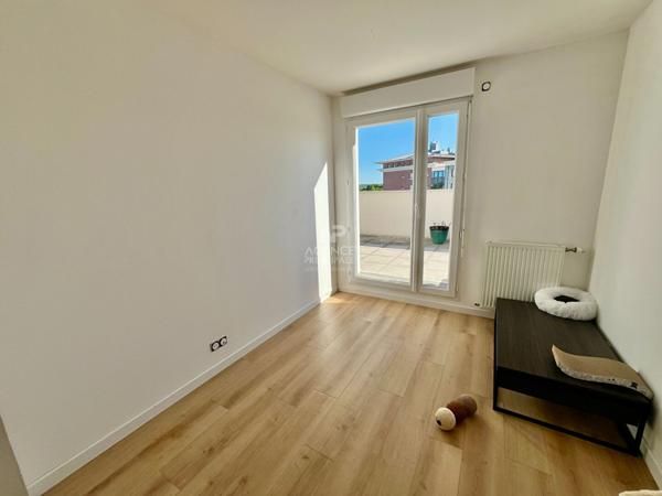 Appartement Cergy 5 pièce(s) 91.24 m2 €374 000 ** - Référence 2294