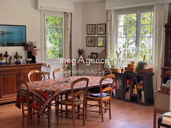 Maison à LARMOR-PLAGE, 56260 - 10 pièces 260m²