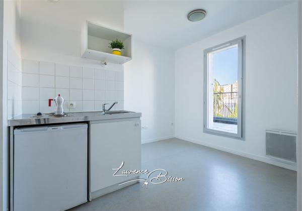 APPARTEMENT AVEC ASCENSEUR, TERRASSE ET GARDIEN