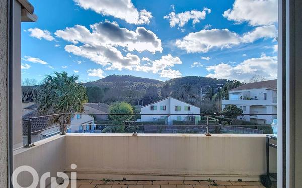 Appartement à vendre    2 pièces • 28 m2 Le Beausset