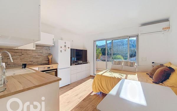 Appartement à vendre    2 pièces • 28 m2 Le Beausset