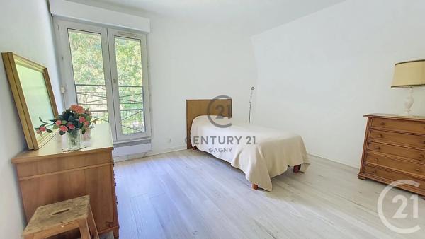 Appartement F5 à vendre  5 pièces - 96 m 2   GAGNY  - 93