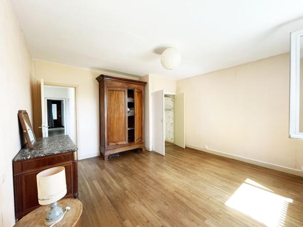 Maison traitionnelle sur parcelle arborée