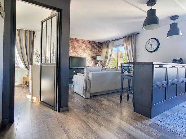 Fréjus Plage - T2 rénové à 2 min de la mer, charme et confort. Parking privatif