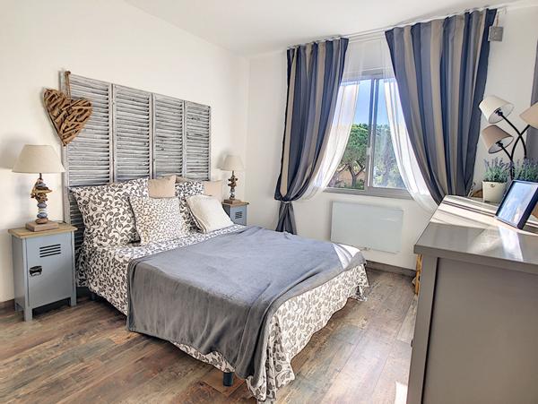 Fréjus Plage - T2 rénové à 2 min de la mer, charme et confort. Parking privatif