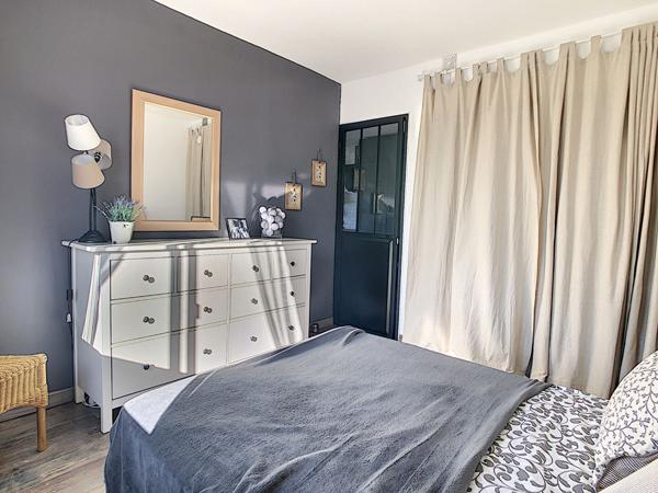 Fréjus Plage - T2 rénové à 2 min de la mer, charme et confort. Parking privatif