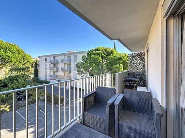 Fréjus Plage - T2 rénové à 2 min de la mer, charme et confort. Parking privatif