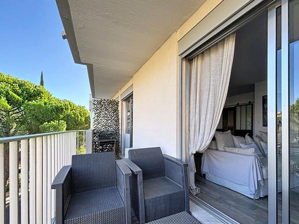 Fréjus Plage - T2 rénové à 2 min de la mer, charme et confort. Parking privatif