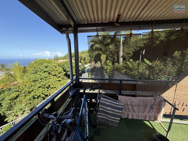 Bel appartement T3 en RDC avec magnifique vue mer et montagne proche centre ville