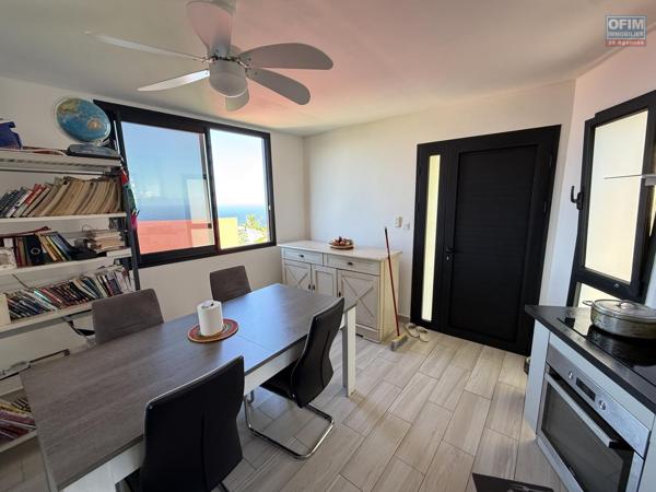 Bel appartement T3 en RDC avec magnifique vue mer et montagne proche centre ville