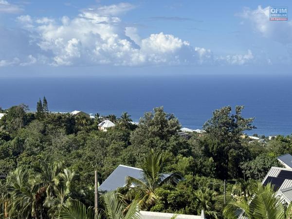 Bel appartement T3 en RDC avec magnifique vue mer et montagne proche centre ville