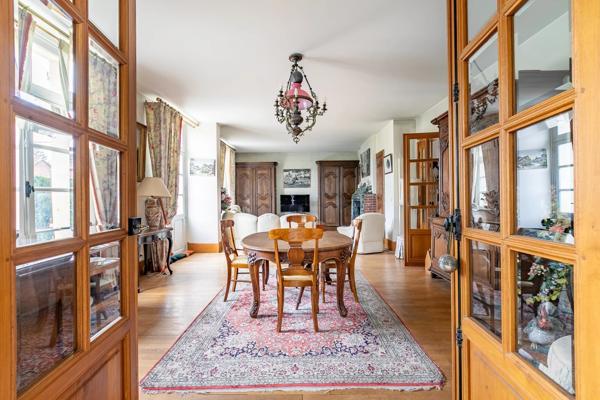 Compiègne, Maison 7 Chambres -  251 m² à vendre