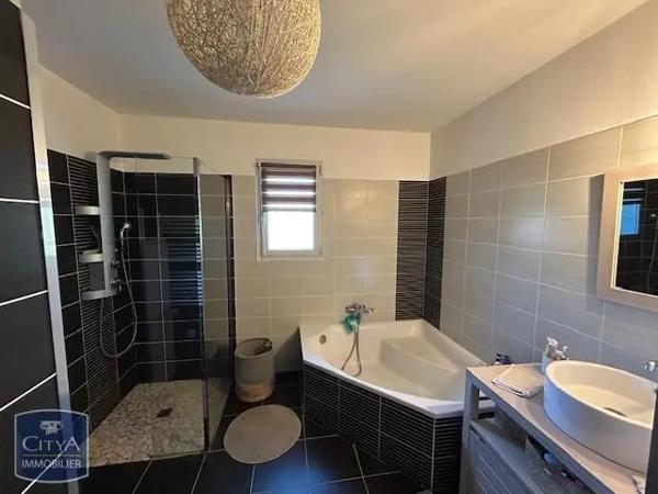 Maison à louer 4 pièces 113.33m²