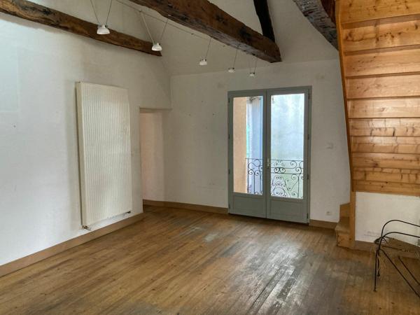 Maison à vendre    6 pièces •  Saint-Cyprien-sur-Dourdou