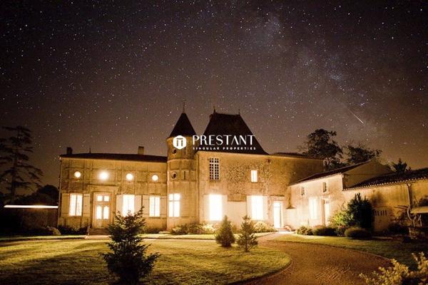 Chateau Féerique avec 2 gites indépendants, 3 piscines, salle de réception, et 20 chambres, PONS