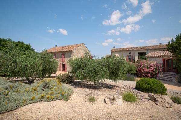 Anduze (30140) Ancien domaine viticole de 22ha, mas provençal, piscine, gites touristiques au cœur du Piémont cévenol