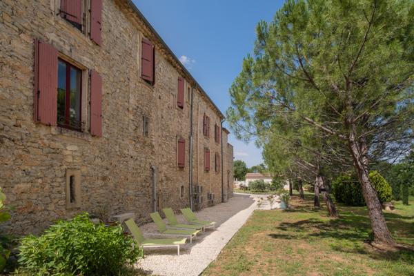 Anduze (30140) Ancien domaine viticole de 22ha, mas provençal, piscine, gites touristiques au cœur du Piémont cévenol
