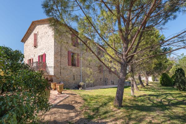 Anduze (30140) Ancien domaine viticole de 22ha, mas provençal, piscine, gites touristiques au cœur du Piémont cévenol